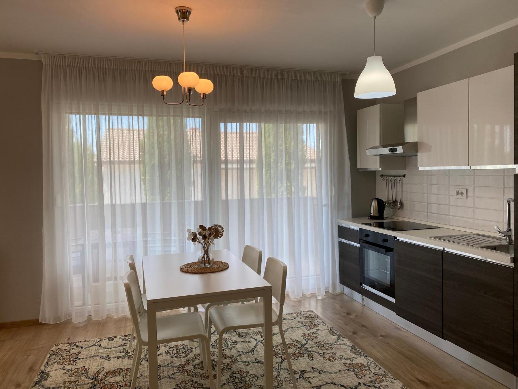 M Plus Residence Pinezići Exteriér fotografie